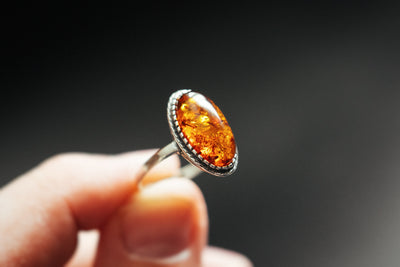Silberner Bernsteinring – Baltisches Bernstein Schmuck