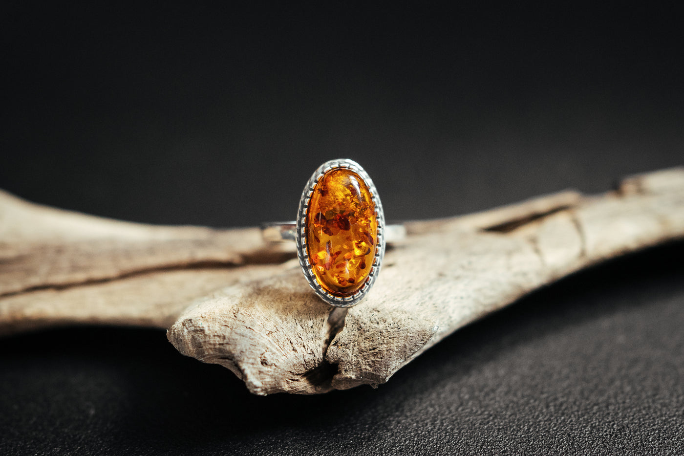 Silberner Bernsteinring – Baltisches Bernstein Schmuck