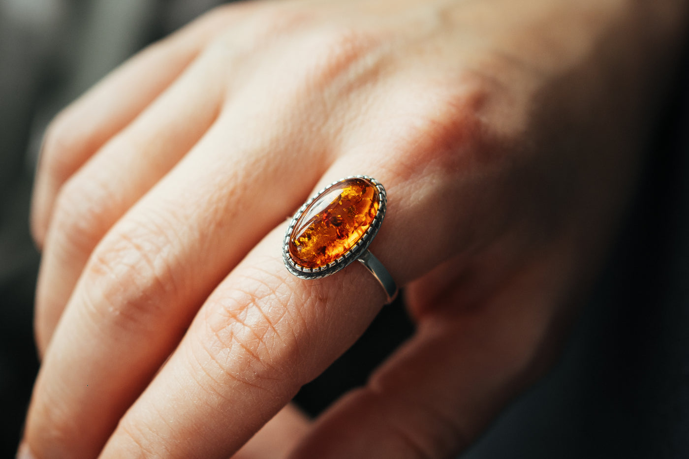 Silberner Bernsteinring – Baltisches Bernstein Schmuck