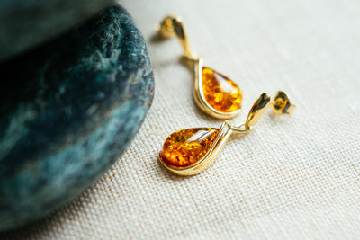 Amber Tropfenohrringe. 18k vergoldet