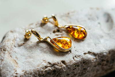 Amber Tropfenohrringe. 18k vergoldet