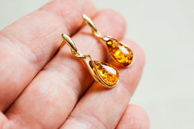 Amber Tropfenohrringe. 18k vergoldet